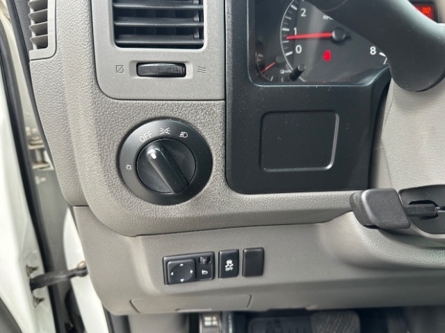 Nissan NV Cargo 2500 HD S V8 High Roof 2016