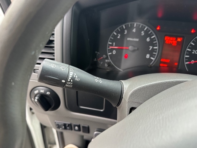 Nissan NV Cargo 2500 HD S V8 High Roof 2016