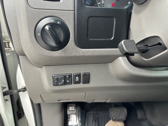 Nissan NV Cargo 2500 HD S V8 High Roof 2016