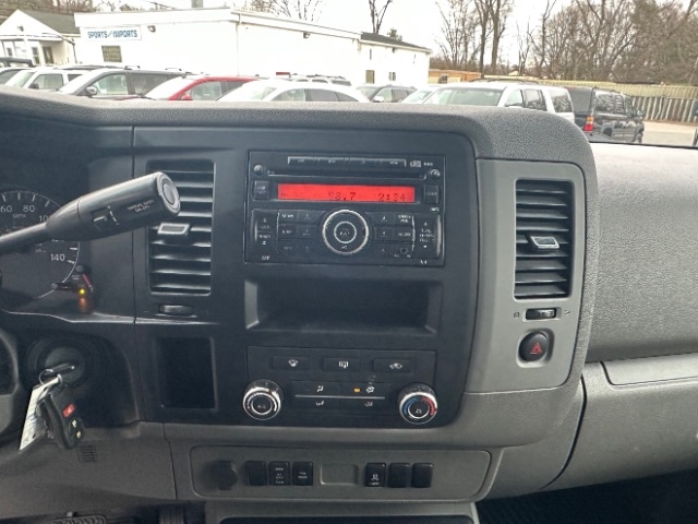 Nissan NV Cargo 2500 HD S V8 High Roof 2016