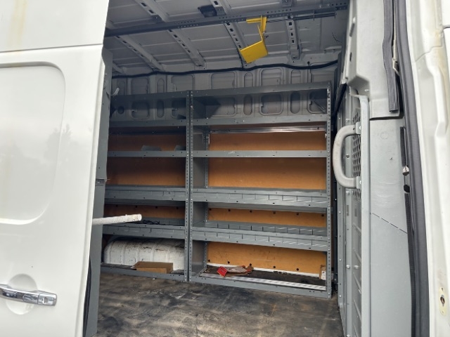 Nissan NV Cargo 2500 HD S V8 High Roof 2016