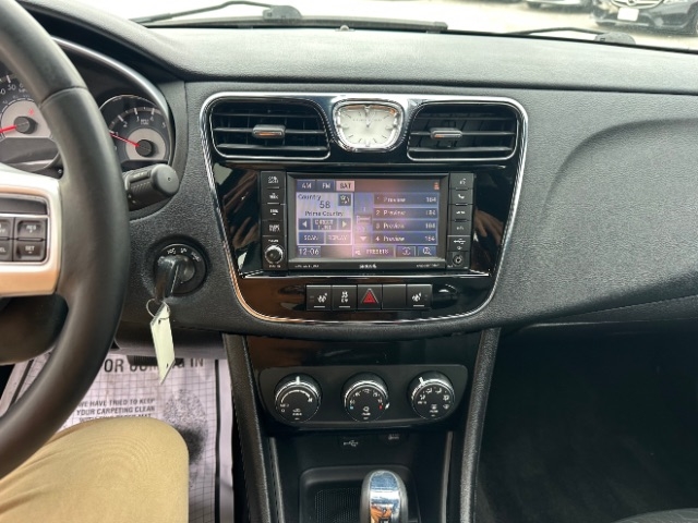 Chrysler 200 Limited 2012