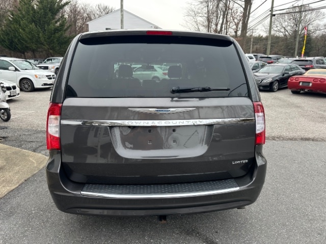 Chrysler Town & Country Limited 2016
