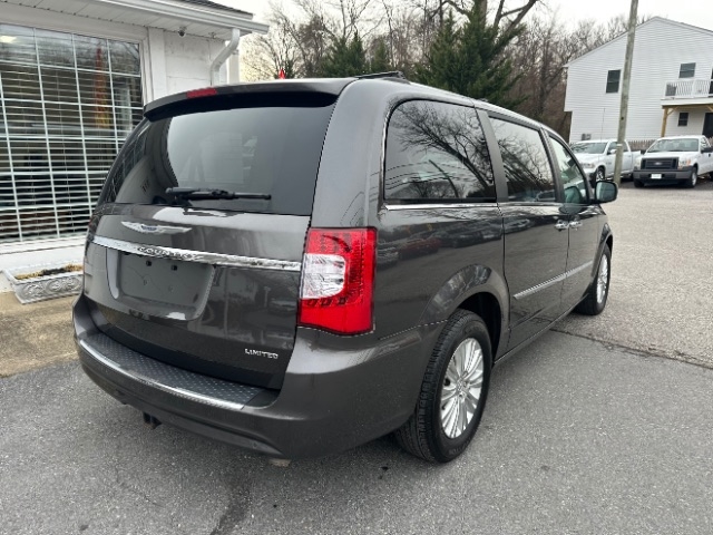 Chrysler Town & Country Limited 2016