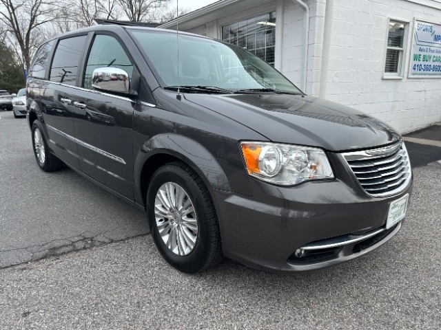Chrysler Town & Country Limited 2016