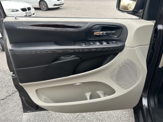 Chrysler Town & Country Limited 2016