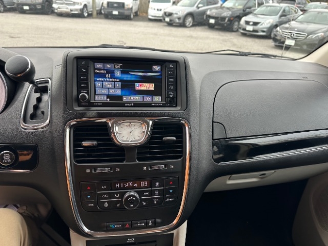 Chrysler Town & Country Limited 2016