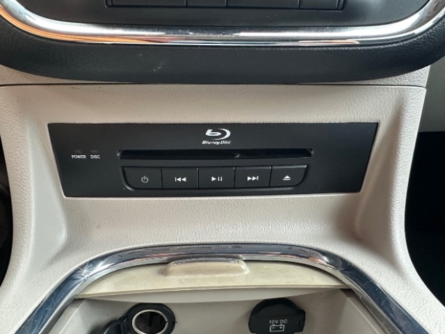 Chrysler Town & Country Limited 2016