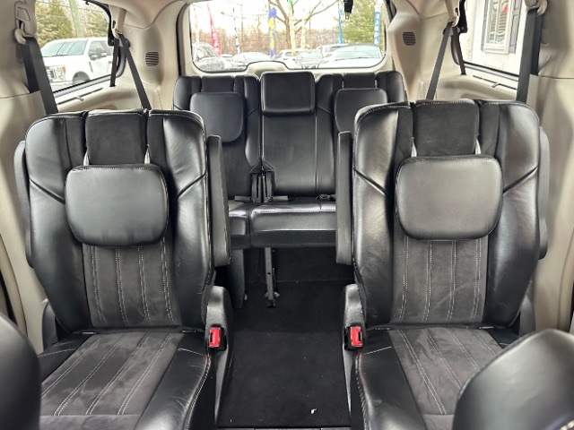 Chrysler Town & Country Limited 2016