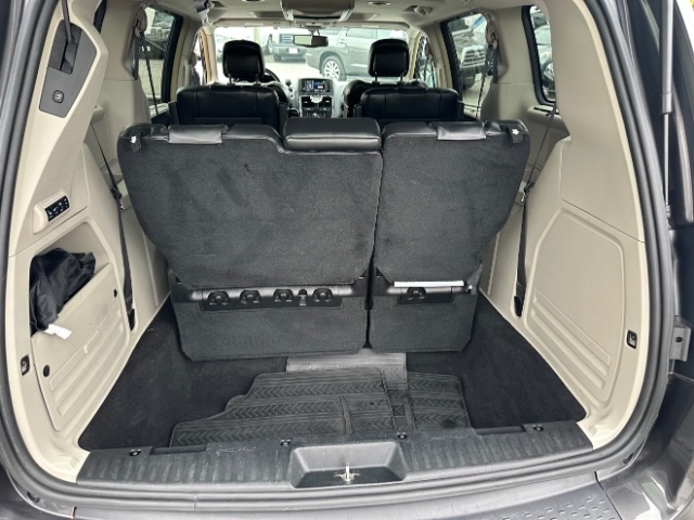 Chrysler Town & Country Limited 2016