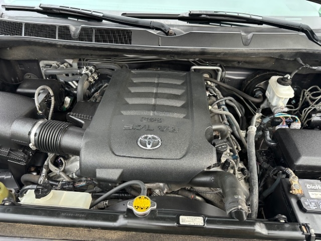 Toyota Sequoia Limited 4WD 2014