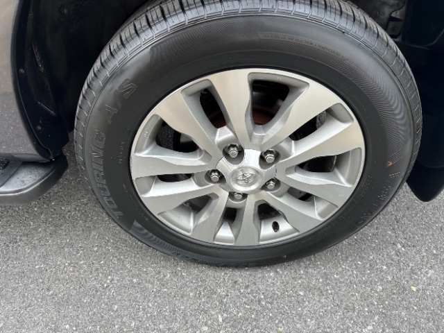 Toyota Sequoia Limited 4WD 2014