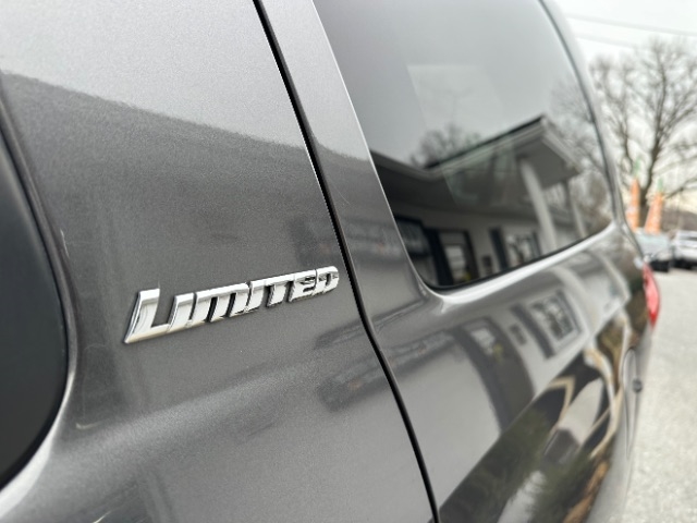 Toyota Sequoia Limited 4WD 2014