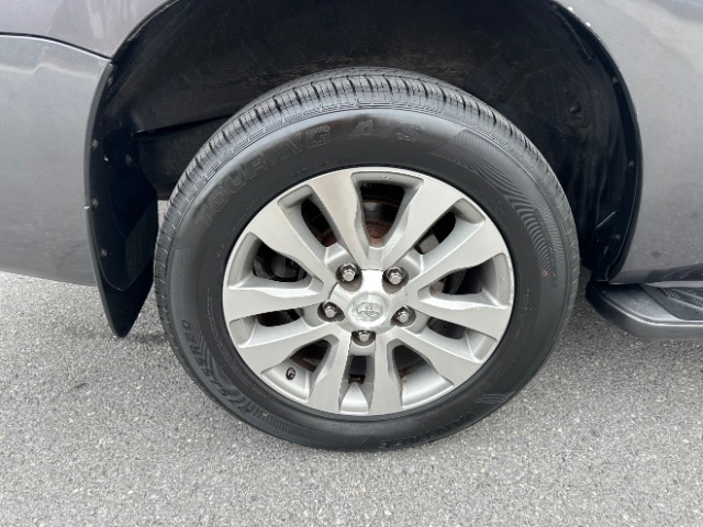 Toyota Sequoia Limited 4WD 2014