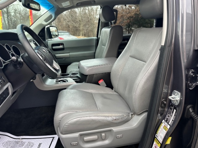 Toyota Sequoia Limited 4WD 2014