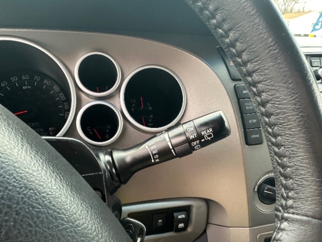 Toyota Sequoia Limited 4WD 2014