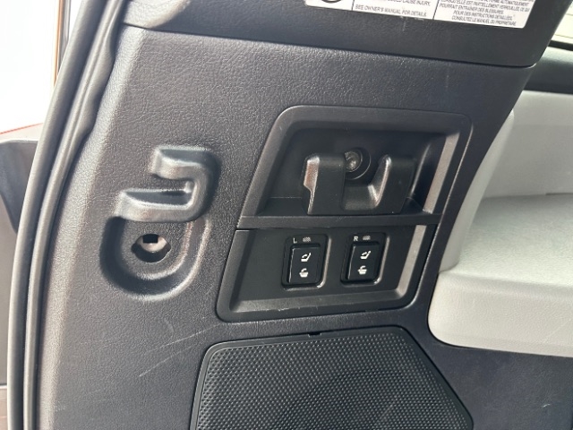 Toyota Sequoia Limited 4WD 2014