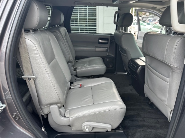 Toyota Sequoia Limited 4WD 2014