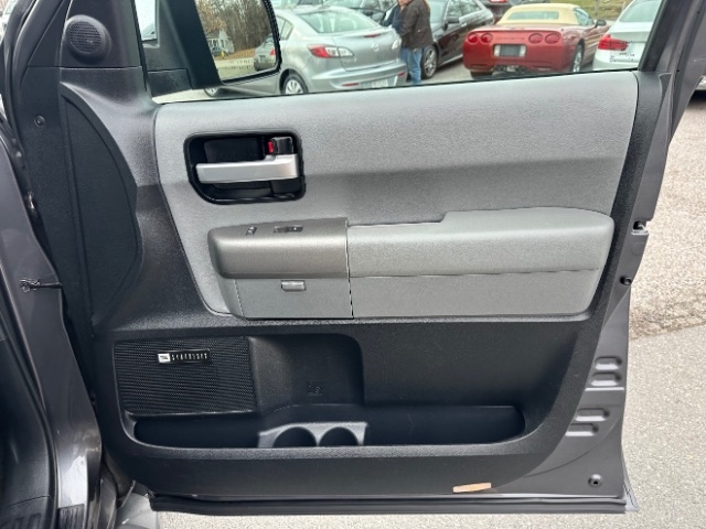 Toyota Sequoia Limited 4WD 2014