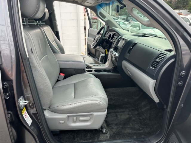 Toyota Sequoia Limited 4WD 2014