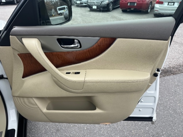 Infiniti QX70 Base AWD 2016