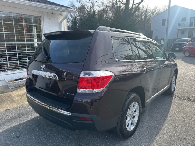 Toyota Highlander Base 4WD 2012