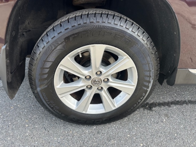 Toyota Highlander Base 4WD 2012