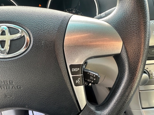 Toyota Highlander Base 4WD 2012