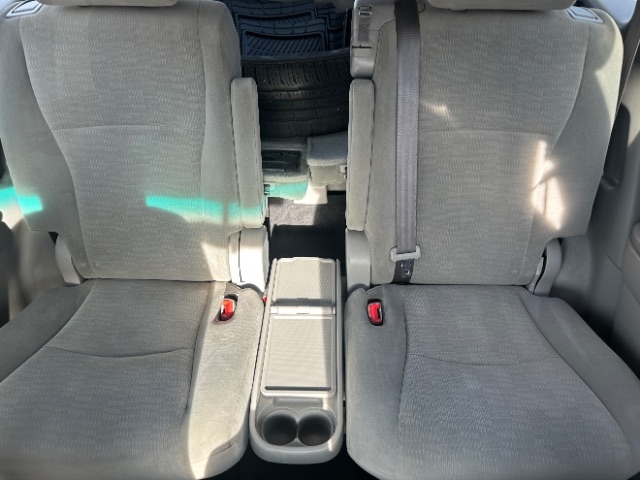 Toyota Highlander Base 4WD 2012