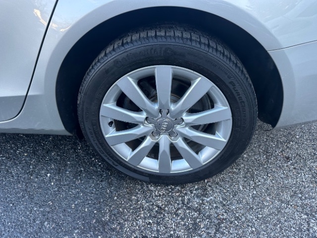 Audi A4 2.0T Sedan quattro Tiptronic 2014