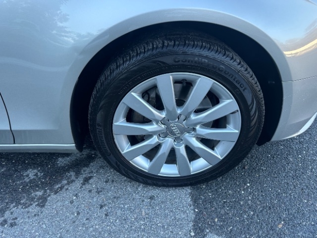 Audi A4 2.0T Sedan quattro Tiptronic 2014