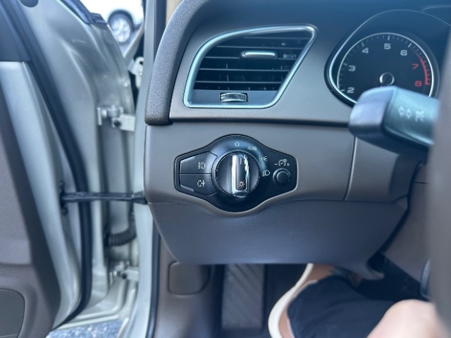 Audi A4 2.0T Sedan quattro Tiptronic 2014