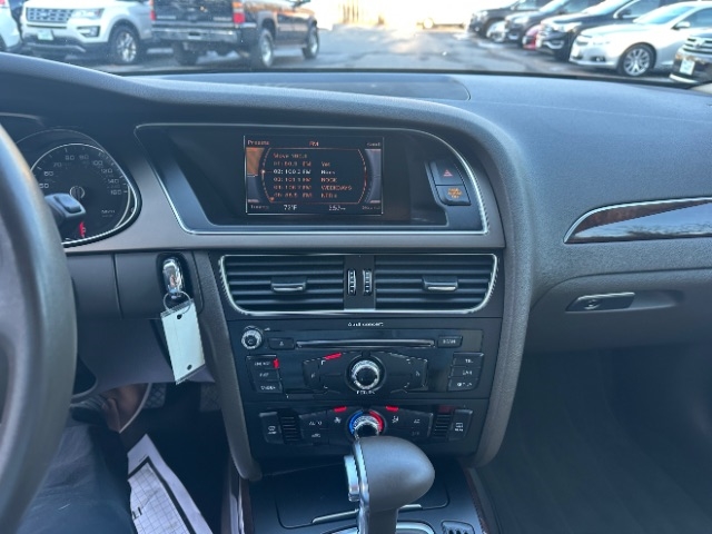 Audi A4 2.0T Sedan quattro Tiptronic 2014