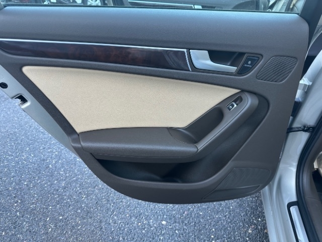 Audi A4 2.0T Sedan quattro Tiptronic 2014