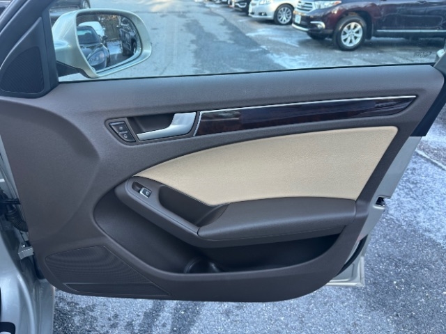 Audi A4 2.0T Sedan quattro Tiptronic 2014