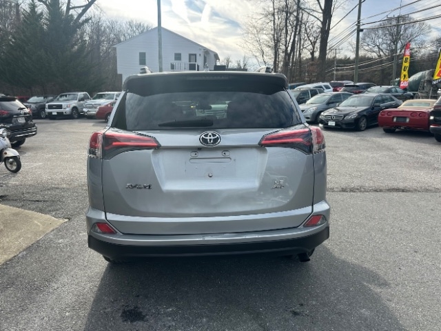 Toyota RAV4 LE AWD 2017