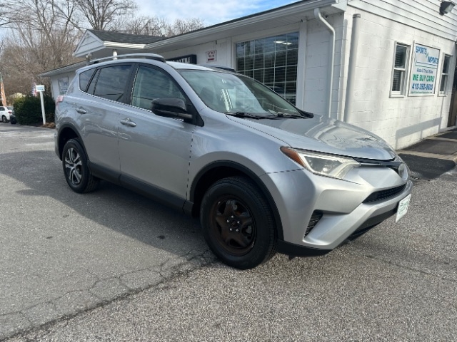 Toyota RAV4 LE AWD 2017