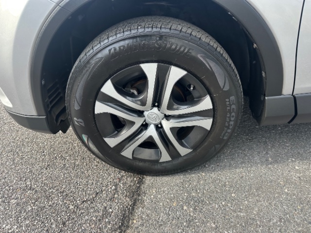 Toyota RAV4 LE AWD 2017