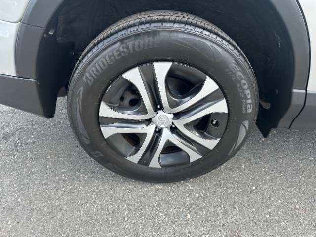 Toyota RAV4 LE AWD 2017