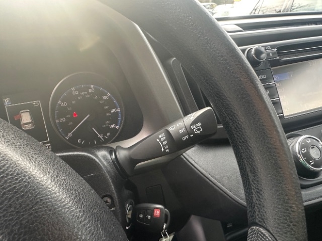 Toyota RAV4 LE AWD 2017