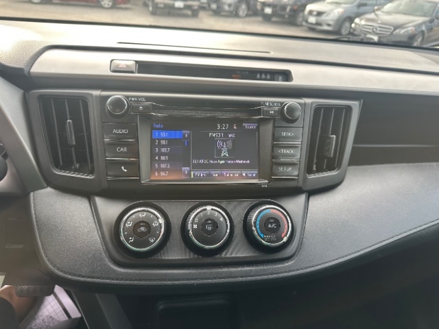 Toyota RAV4 LE AWD 2017