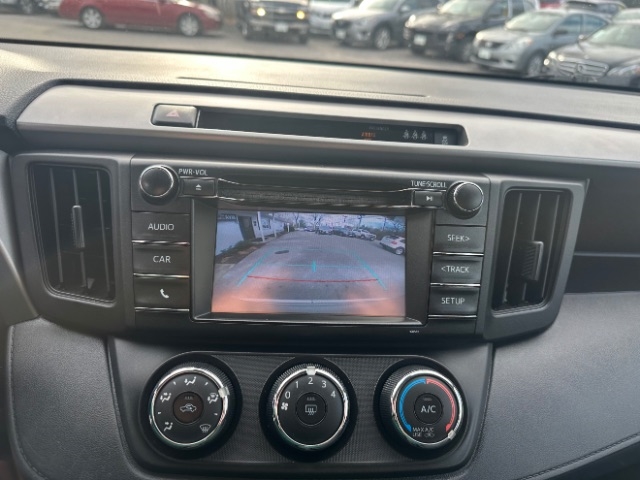 Toyota RAV4 LE AWD 2017