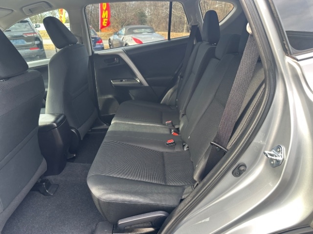 Toyota RAV4 LE AWD 2017