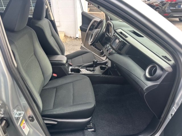 Toyota RAV4 LE AWD 2017