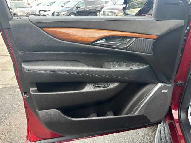 Cadillac Escalade Luxury 4WD 2017