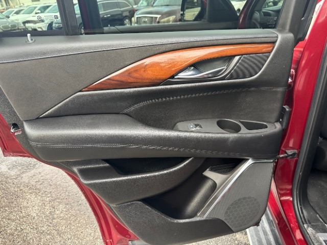 Cadillac Escalade Luxury 4WD 2017