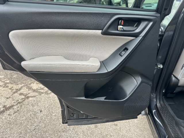 Subaru Forester 2.5i Limited 2017