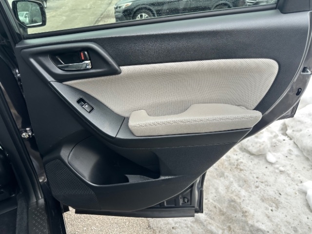 Subaru Forester 2.5i Limited 2017