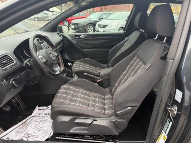 Volkswagen GTI 2.0T Coupe PZEV 2010