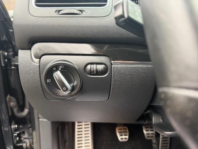 Volkswagen GTI 2.0T Coupe PZEV 2010